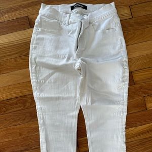 Express Women’s White jeans size 4 short